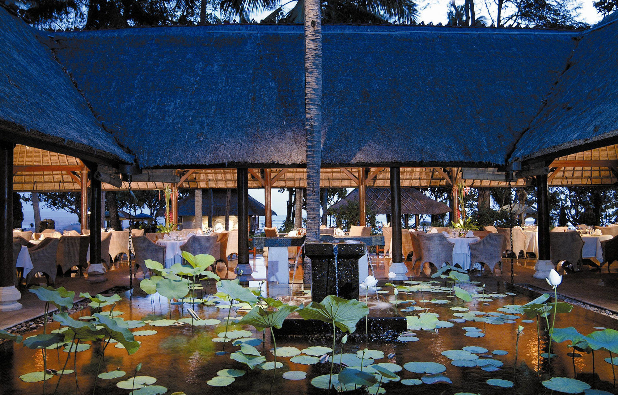 The Oberoi Beach Resort, Bali Seminyak Restaurant foto
